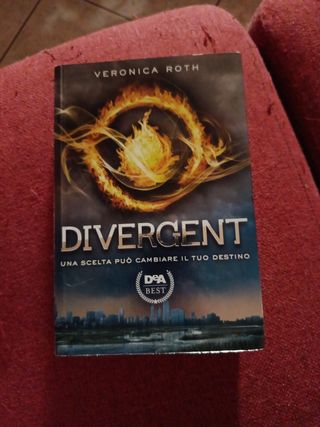 Divergent (Italian Edition)