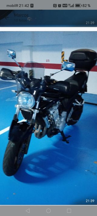 Moto Suzuki Bandit 650 ABS.