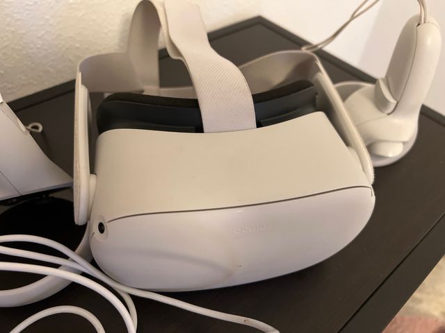 Oculus Quest 2 - VR Headset , tienen marcas de uso