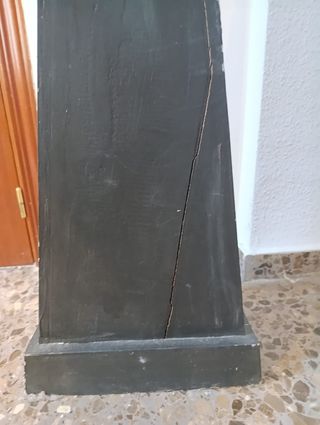 Cajonera pirámide: sol y luna.