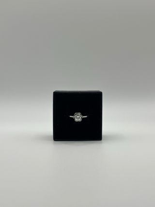 Anillo solitario oro blanco 18k diamante 0,7k