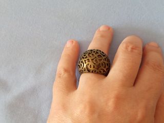 Anillo dorado metal