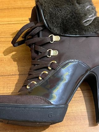Stivaletti Guess con pelliccia
