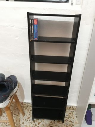 Estanteria negra - CDs y juegos