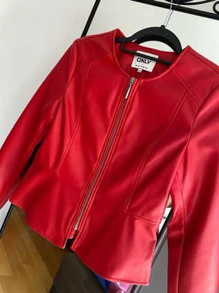 Chaqueta ONLY “No negociable”