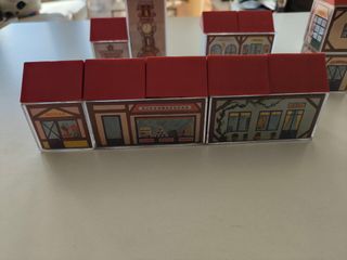 Juego de construcción con cubos de plástico 