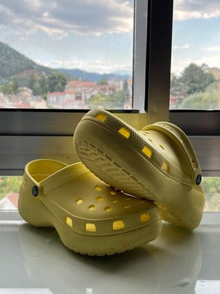 Crocs Classic Platform Amarillas