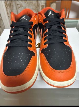 Nike Air Jordan 1 Low - Naranja y Negro
