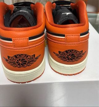 Nike Air Jordan 1 Low - Naranja y Negro
