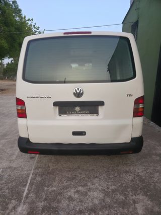 Volkswagen Transporter T5 2004