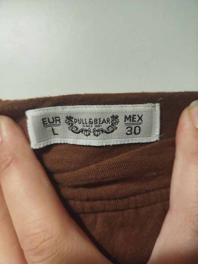 Vestido corto marrón de un hombro