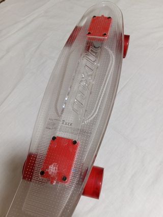 Monopatín transparente infantil