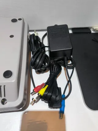 Super Nintendo + 2 juegos + Mando + Cables