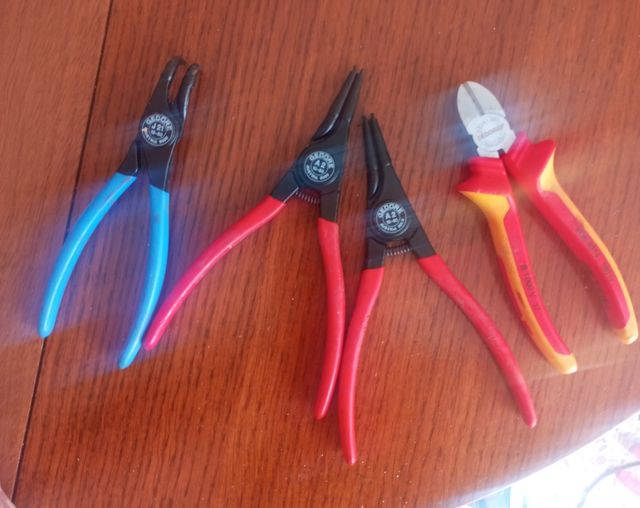 Juego alicates Gedore 25€ todos