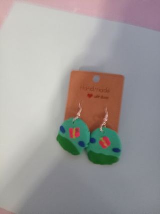 Pendientes arcilla polimerica, hechos a mano