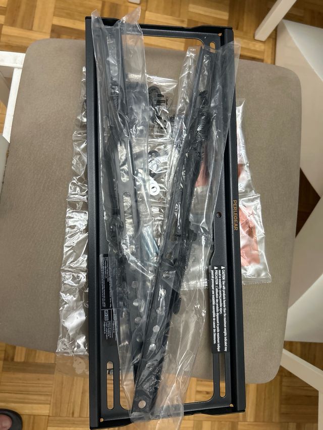 Soporte TV - Tornillos y Fijaciones