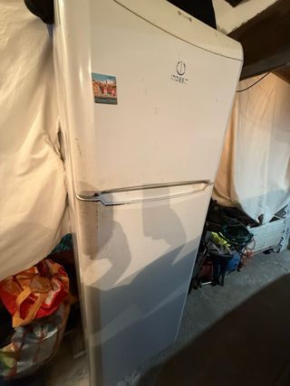 Nevera Indesit usada