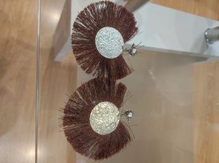 Pendientes flecos marrones