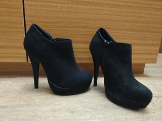 Botines negros tacón alto