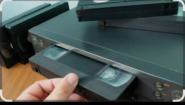 Transição da câmara de vídeo e vídeo VHS para digital.