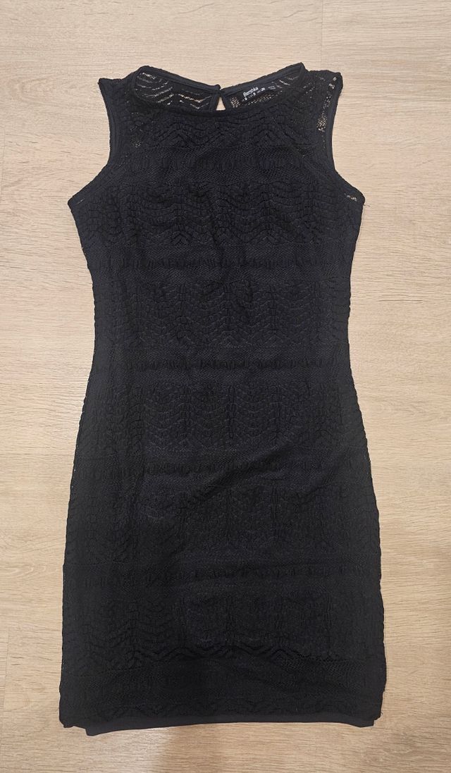 Vestido negro Bershka. Talla S. Nuevo