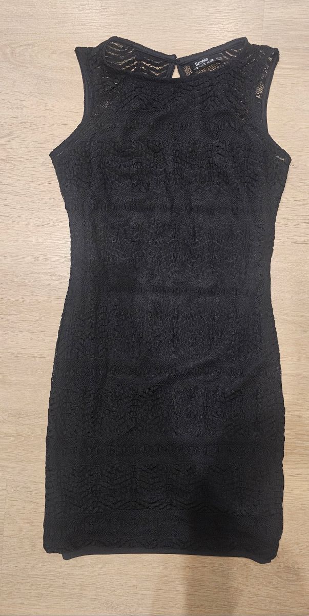 Vestido negro Bershka. Talla S. Nuevo