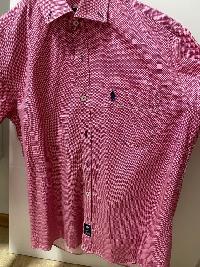 Camisa rosa estampada