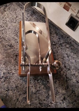 Tabla jamonera de mordaza acero inox. 18/10.