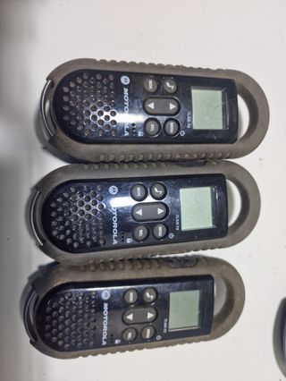 Walkie Talkie + basi Motorola TLKR-T5