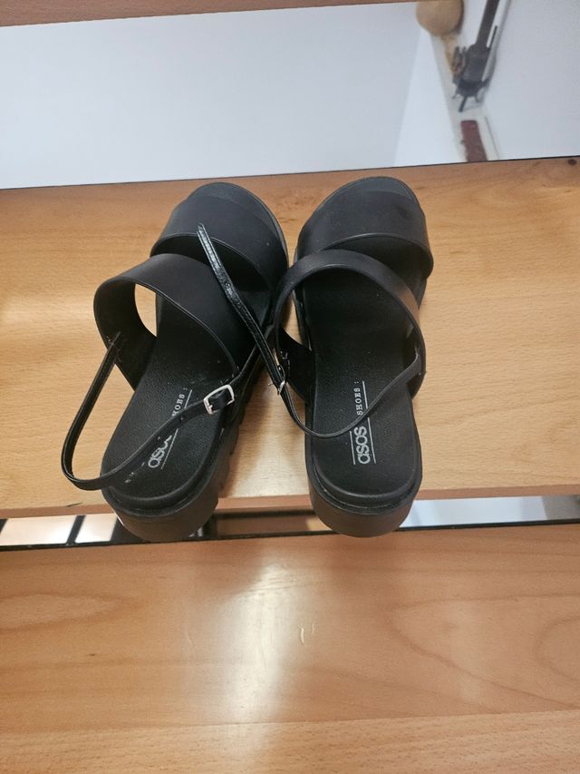 Sandalias ASOS negras plataforma