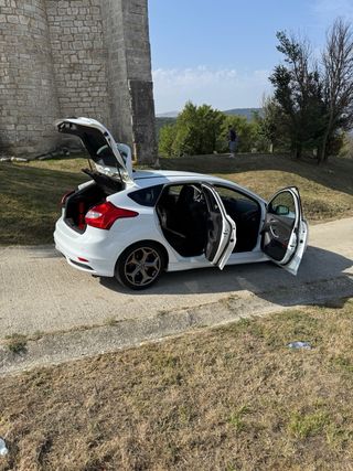 Ford Focus ST 250CV 2013 – Full extras