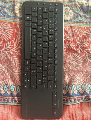 Tastiera Microsoft con trackpad e mouse USB