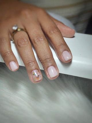 Uñas permanentes decoradas