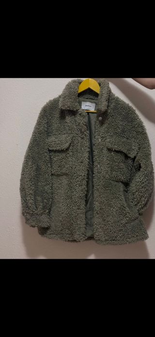 Chaqueta borreguito Pull&Bear verde oliva - Talla 