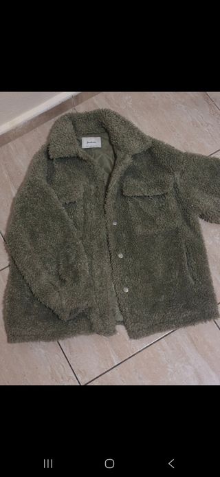 Chaqueta borreguito Pull&Bear verde oliva - Talla 