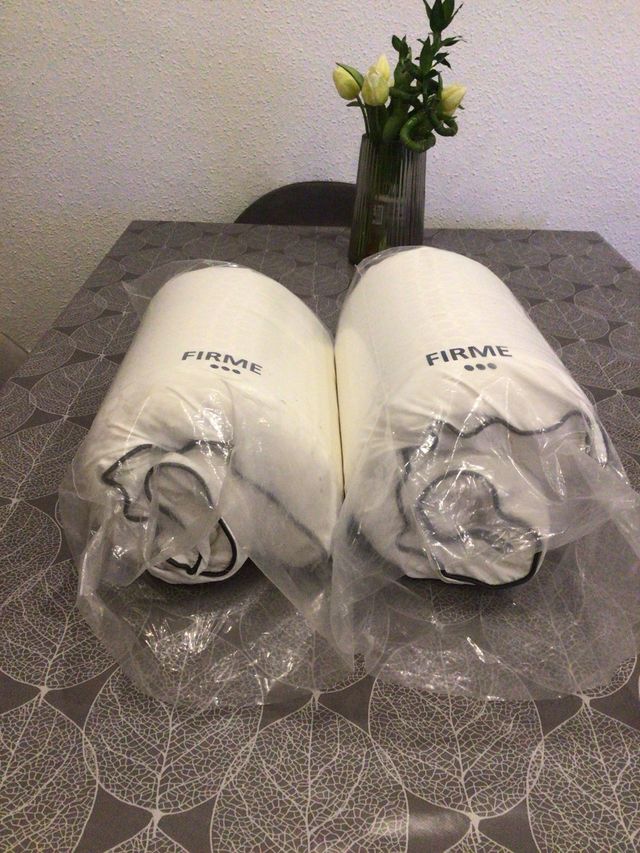 2 Almohadas FIRME Blancas