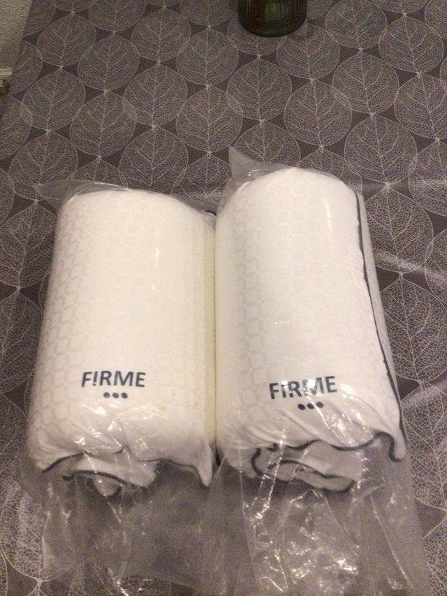 2 Almohadas FIRME Blancas