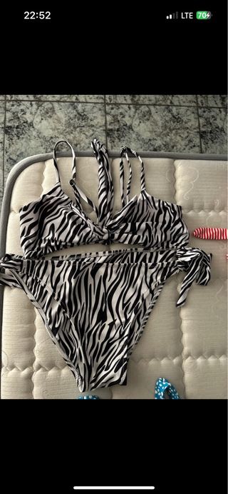 8 Bikinis varios estilos