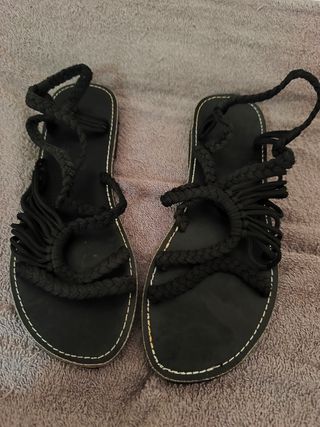 Sandalias negras