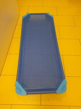 Cama infantil azul mascotas