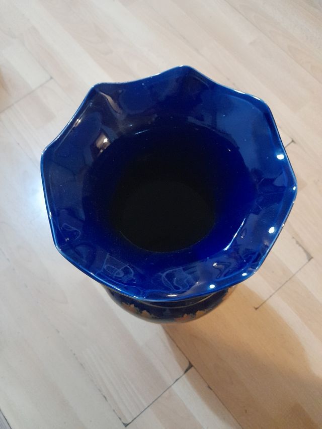 Jarrón Chino - Porcelana azul y dorado.