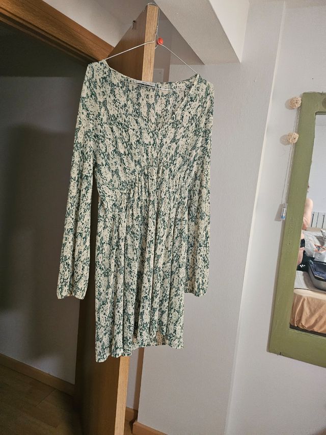 Vestido corto beige y negro