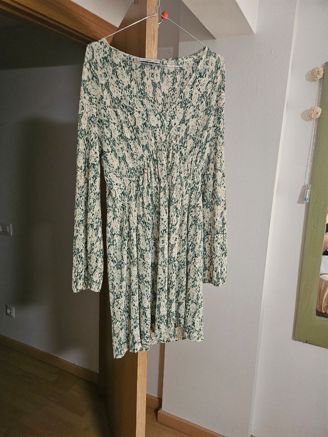 Vestido corto beige y negro