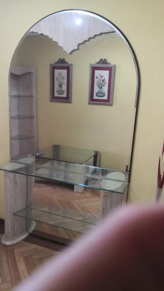 Mueble recibidor cristal con pies de mármol