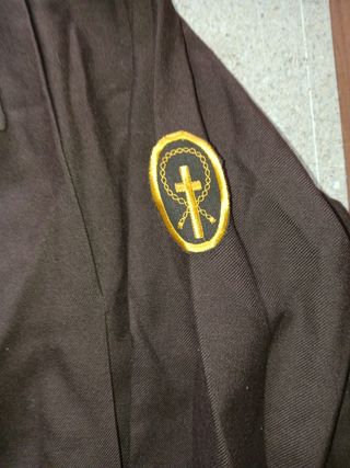 Ropa procesión marrón