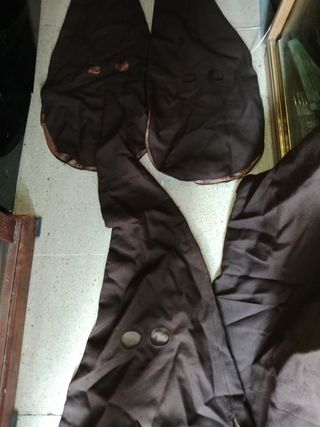 Ropa procesión marrón