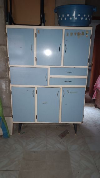 Alacena vintage azul y blanca