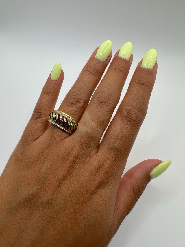 Anillo oro amarillo 18k zafiro rubí esmeralda