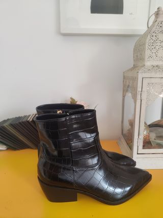 Botines negros Cortefiel - Piel cocodrilo