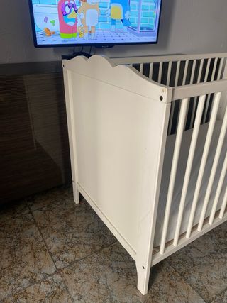 Cuna bebé blanca con colchón